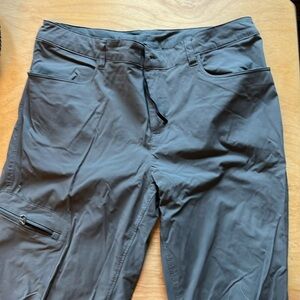 Patagonia Women's dark grey Size 10 Hiking Style Pants